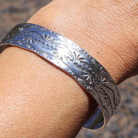 Navajo Handcrafted Bracelets: Native American Sterling Silver Jewelry size 7 *** - Picture 6 of 9